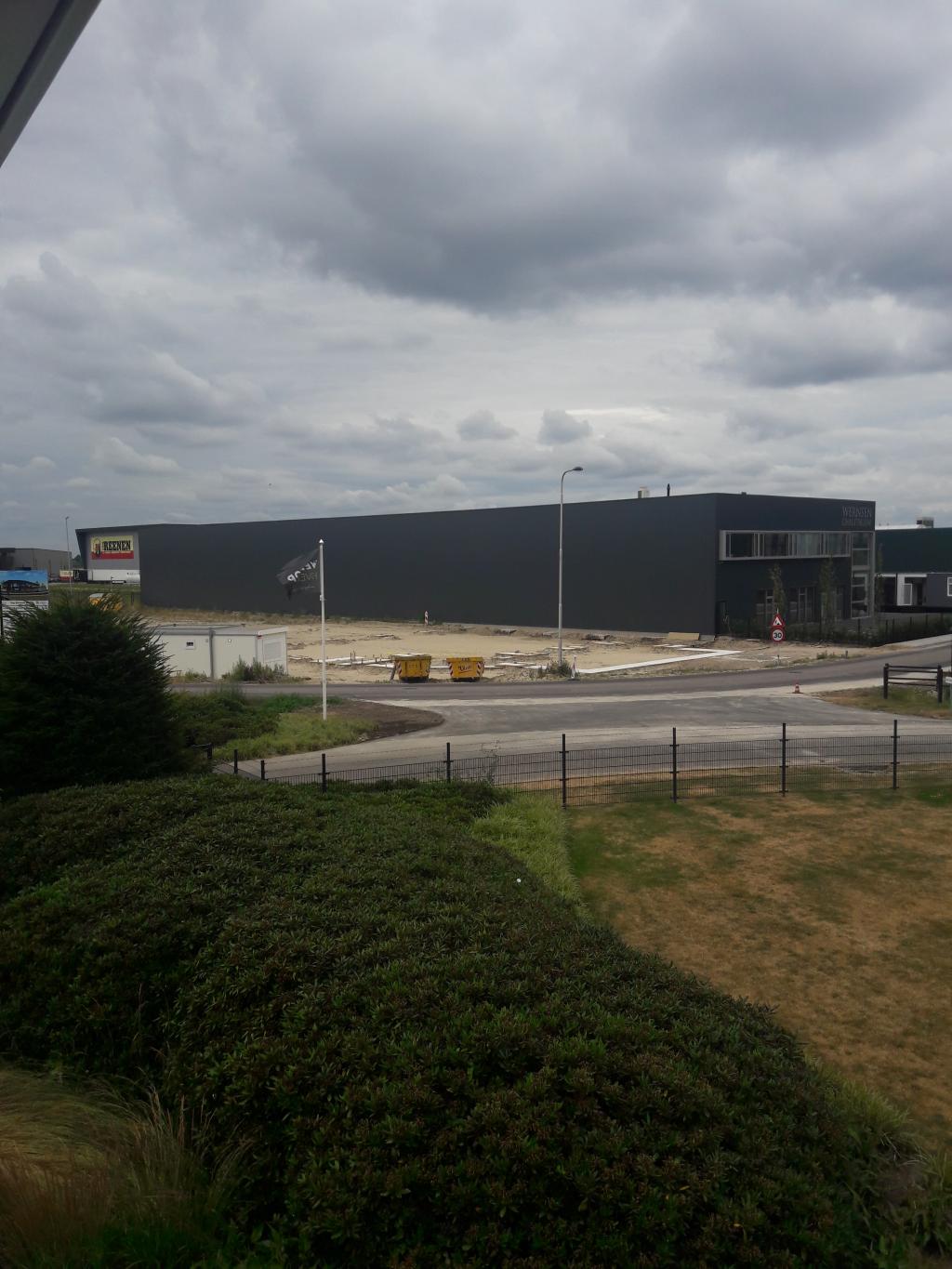 Bedrijfspand Coatinc Hop uit de steigers